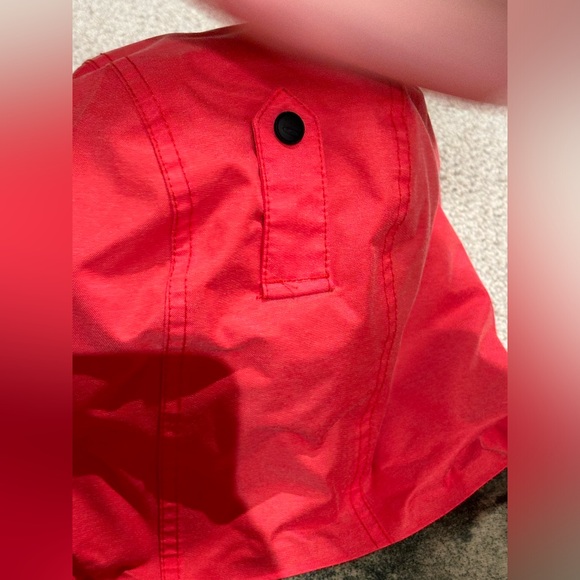 Oakley Women’s Snowboarding Jacket - Picture 6 of 13